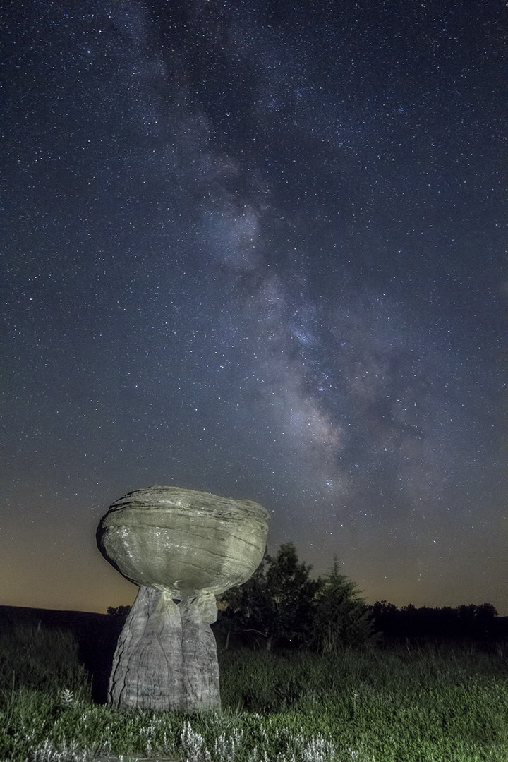 Milky Way and Mushroom Rock 2