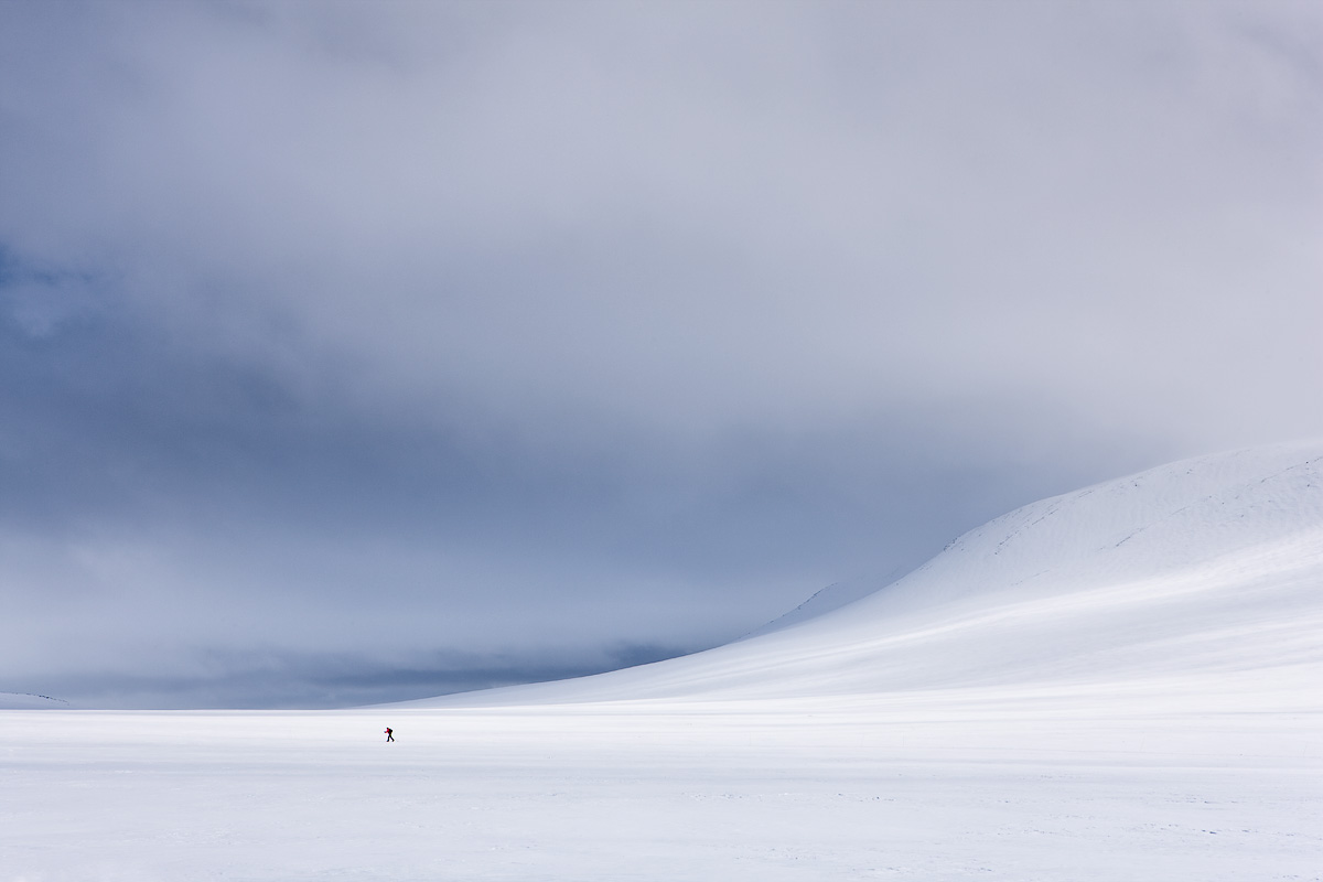 Lone skier, Rondane