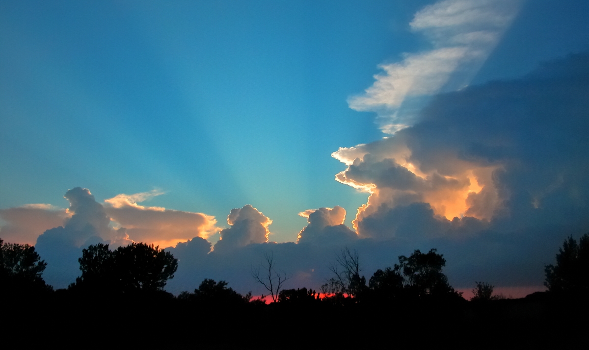 Edged Thunderheads