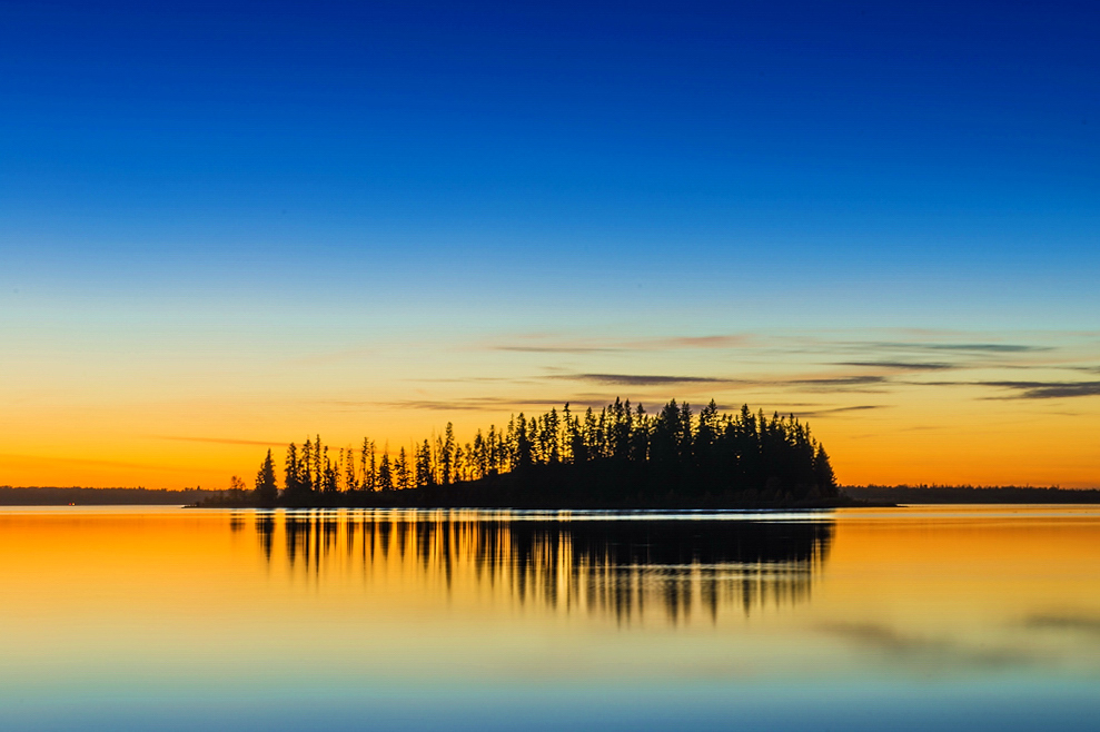 Astotin Lake