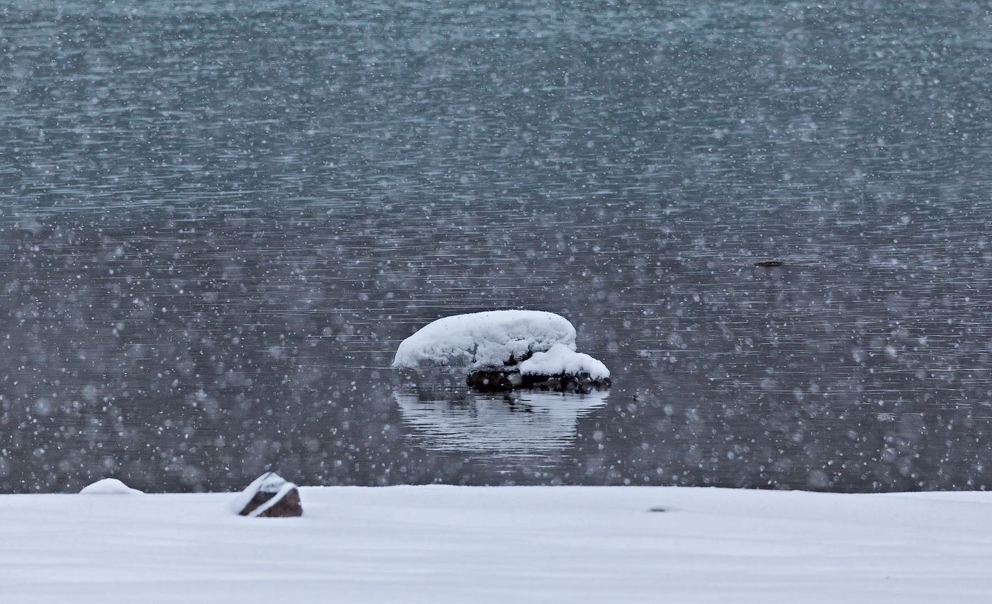 Snowing...